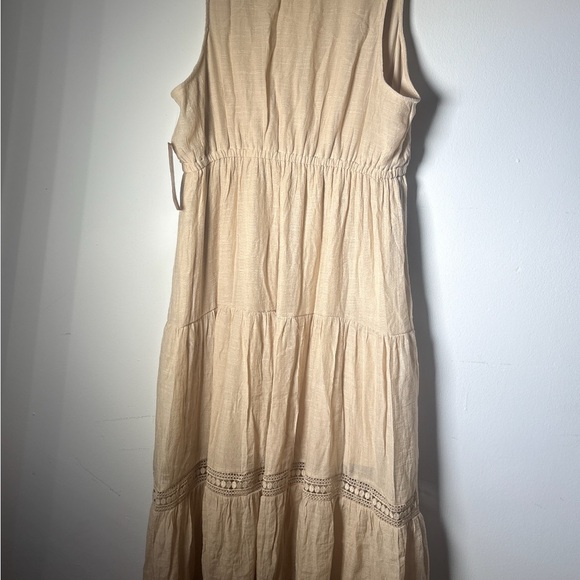 Elegant Tan Maxi Dress - Picture 2 of 4